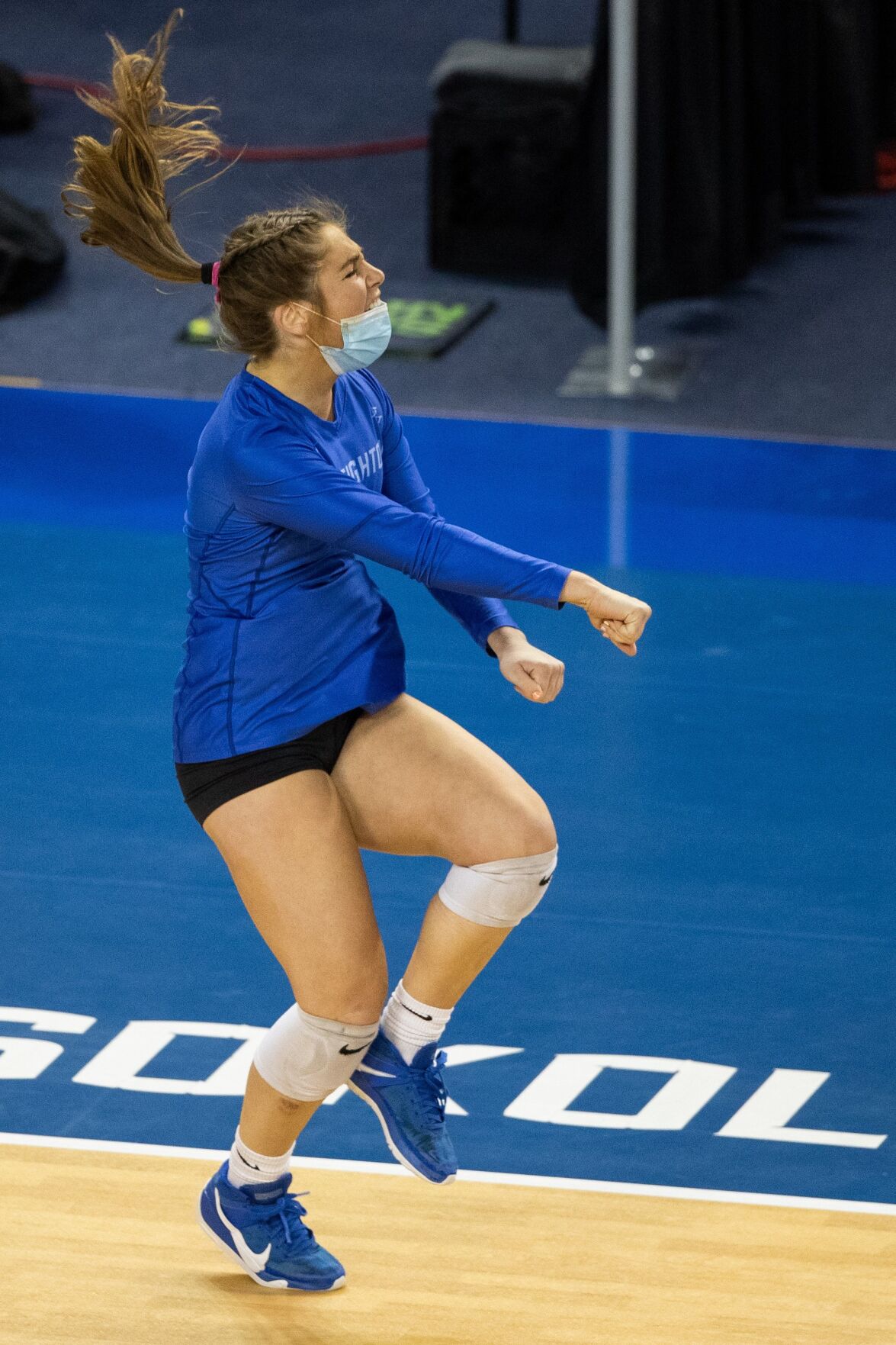 040321-owh-spo-cuvolley-ar26